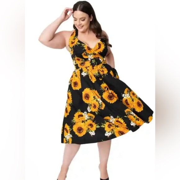 Unique Vintage Black Sunflower Print Tarrytown Dress - Picture 2 of 7